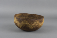 Hupa%20artist%2C%20%3Cb%3E%3Ci%3E%20Mush%20Bowl%3C%2Fi%3E%3C%2Fb%3E%2C%20ca.%201920%2C%20conifer%20root%20and%20beargrass%2C%20Gift%20of%20Mrs.%20Ferdinand%20C.%20Smith%20and%20Mr.%20L.%20Hawley%20Hoffman%2C%20no%20known%20copyright%20restrictions%2C%2043.1.28